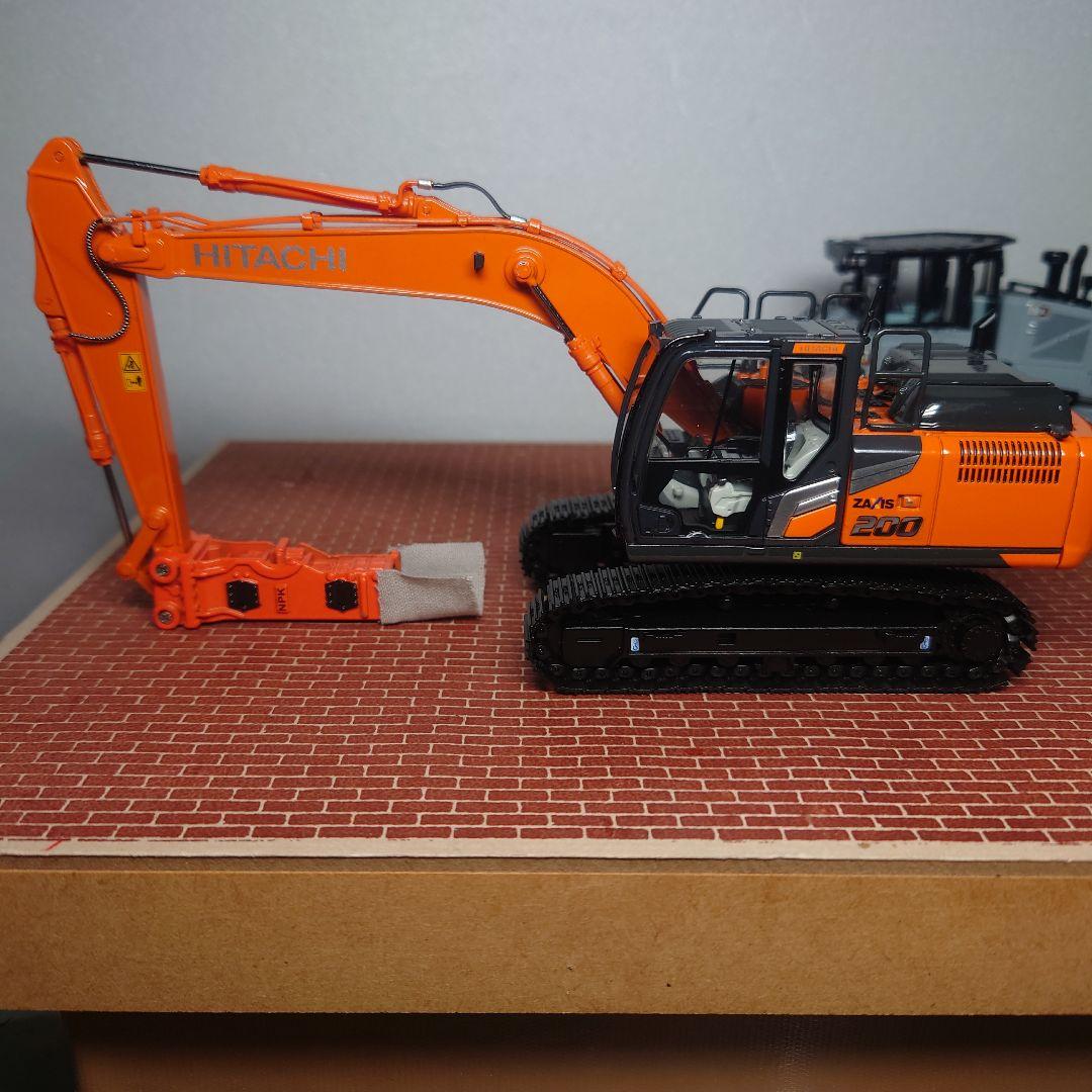 HITACHI ZAXIS200-7&NPKブレーカー+おまけ付き 1/50