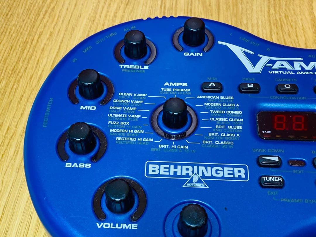 BEHRINGER VAMP 2 ギターエフェクター