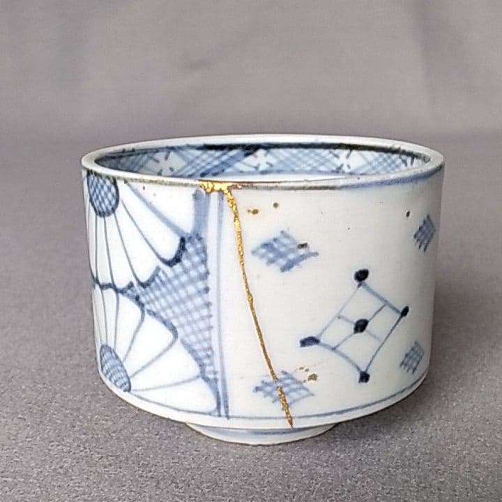 古伊万里菊に菱井桁文半筒型蕎麦猪口　古伊万里蕎麦猪口　古伊万里半筒型蕎麦猪口