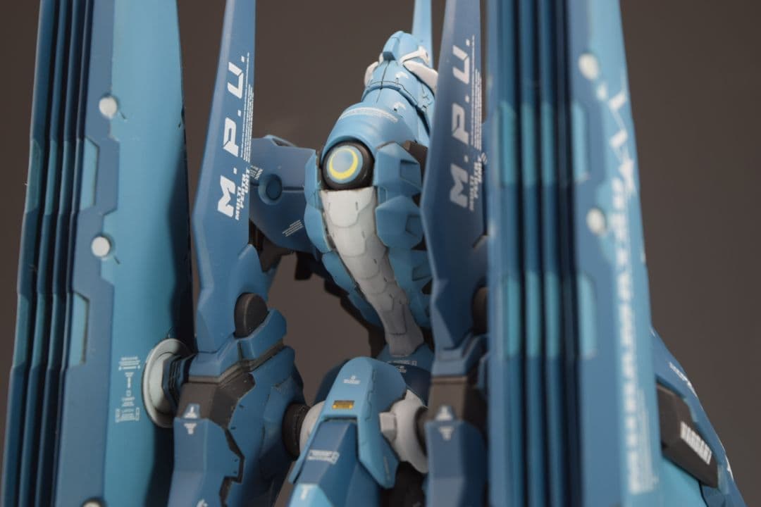 キューズQ 1/100 ヴァーダント 塗装済み完成品