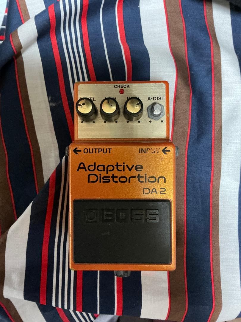 ギター BOSS Adaptive Distortion