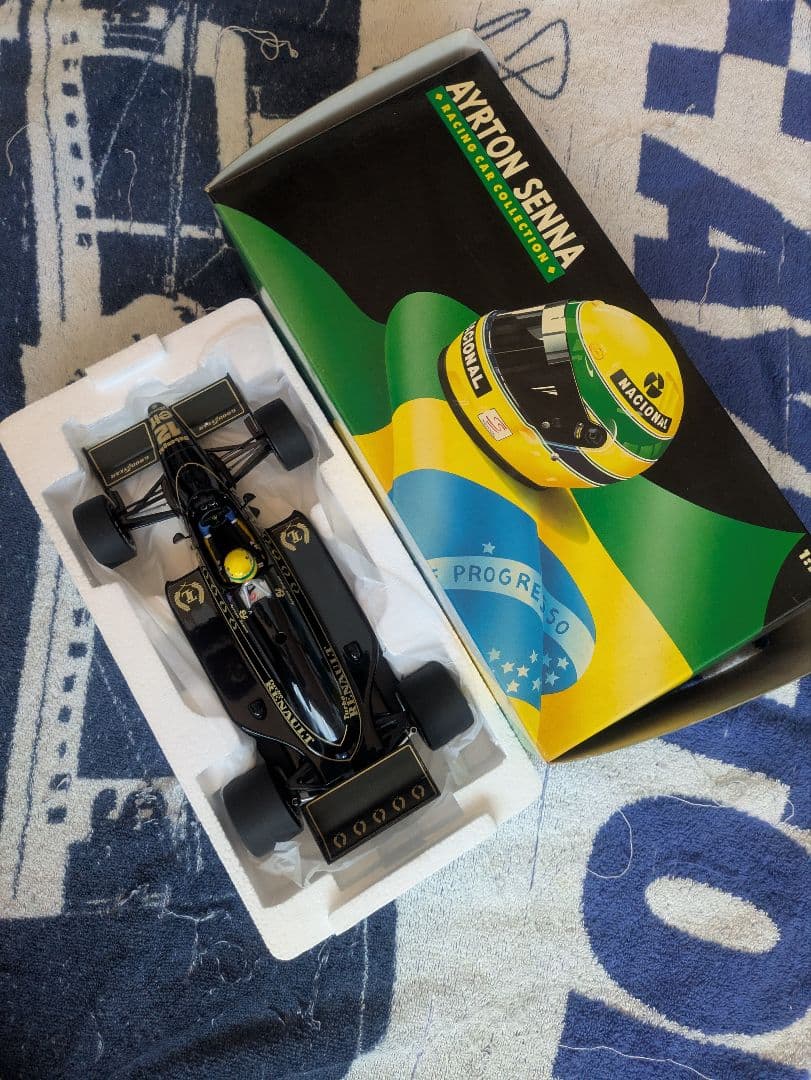 Ayrton Senna F1ロータスルノー1/18 ブラック