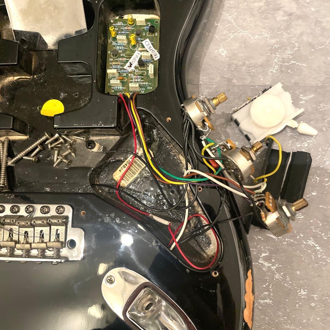 フェンダー　アクティブ　ボディ　電池駆動　配線済み