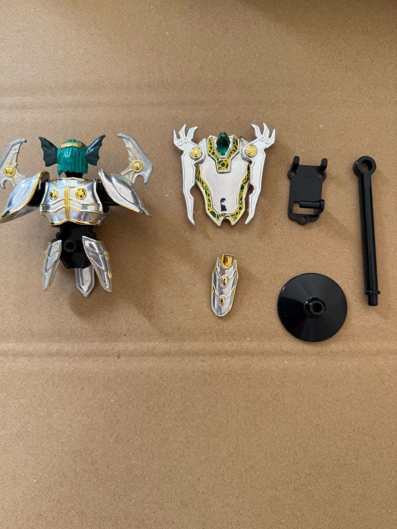 ドラゴンクエスト 伝説の鎧 フィギュア