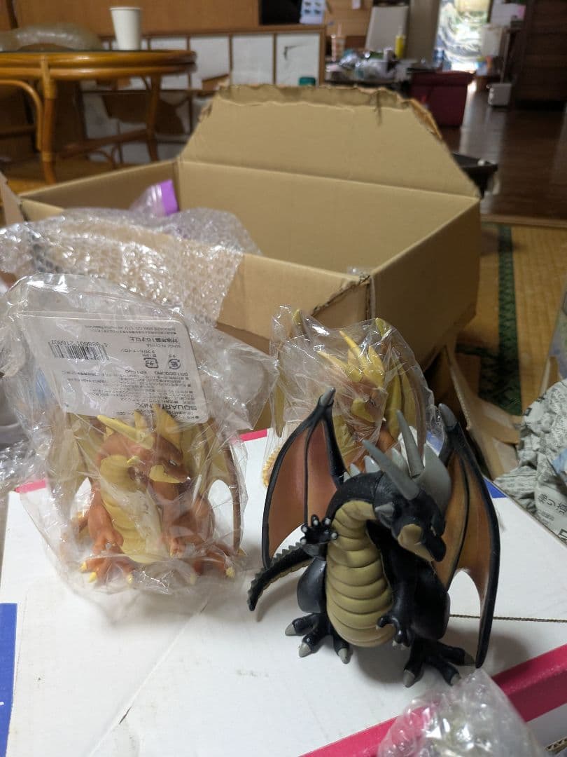 まとめてドラクエソフビ90体ほど、おまけで勇者と仲間その他キャラクター、