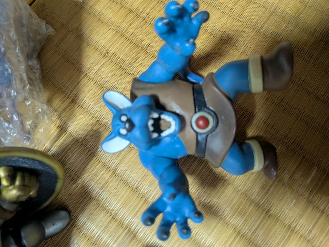 まとめてドラクエソフビ90体ほど、おまけで勇者と仲間その他キャラクター、