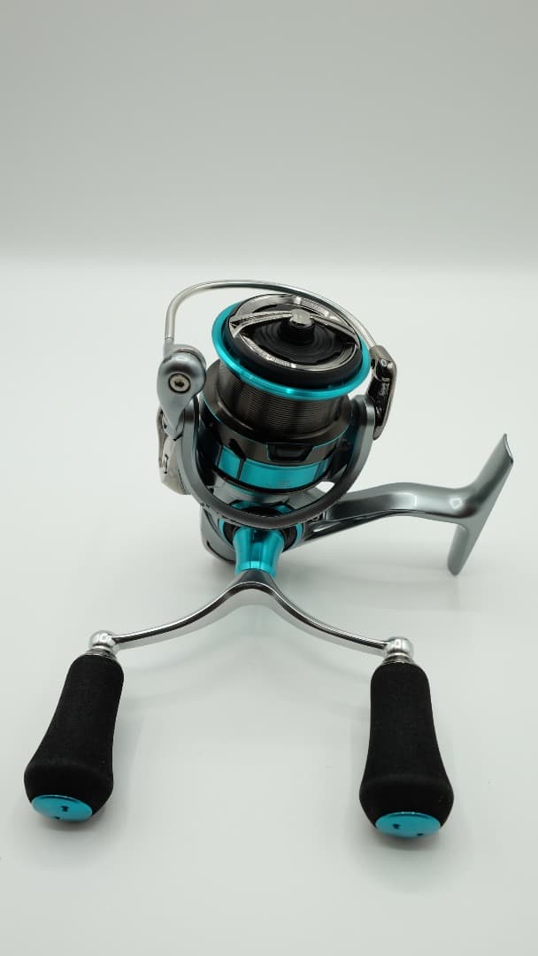 ダイワ 18エメラルダス AIR LT 3000S-CXH スピニングリール