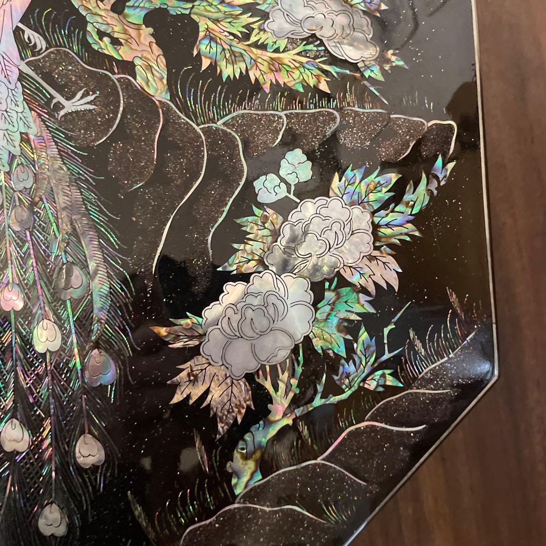 孔雀模様の八角形一段重箱　螺鈿細工 八角形 菓子器