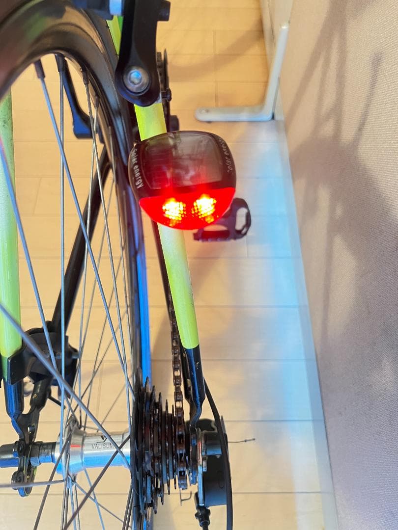 PHERKAD（フェルカド）クロスバイク　白系　シマノ外装6段変速　引取専用