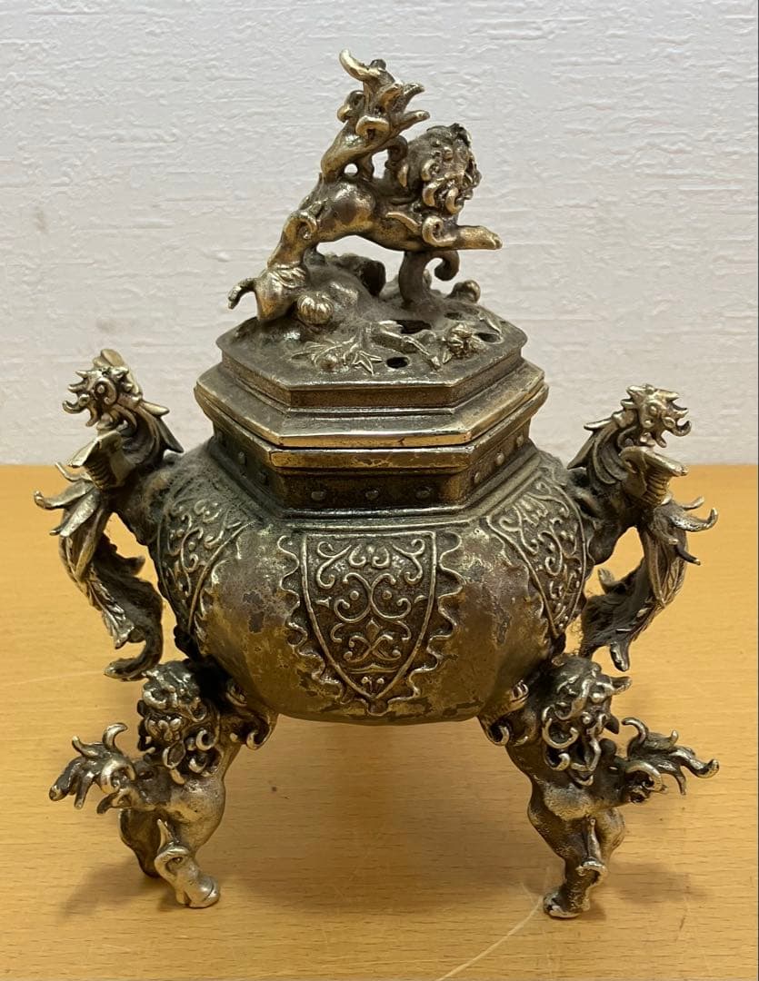 【香炉】六角形の香炉　元成作　獅子飾り付蓋　鳳凰耳飾　獅子三足