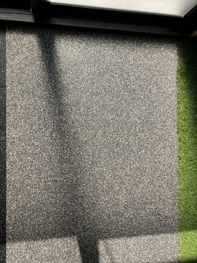 【引き取り限定　愛知県名古屋市】ゴム製トラックマット グレー　5.6m x 1m