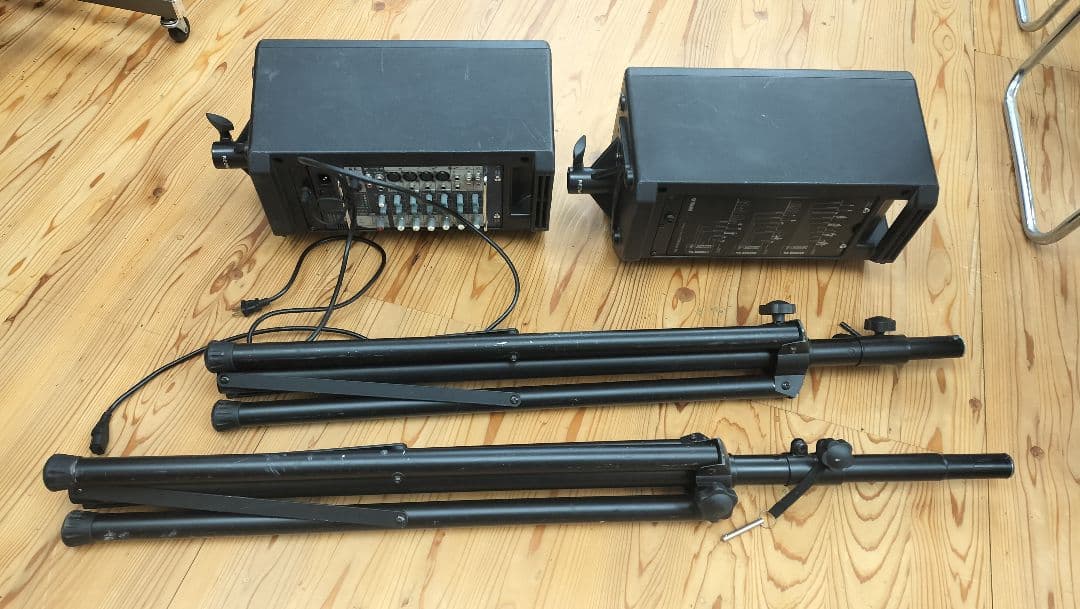 YAMAHA ヤマハ ポータブルPAシステム STAGEPAS300　＋スタンド