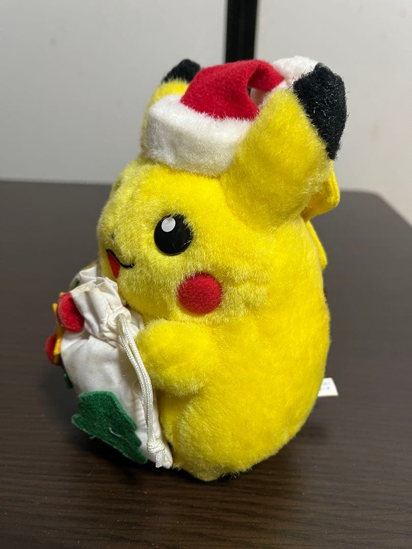 TOMY製 ポケモンサンタ2000 ピカチュウ ぬいぐるみ