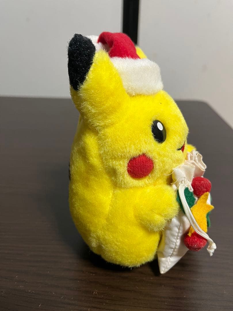 TOMY製 ポケモンサンタ2000 ピカチュウ ぬいぐるみ