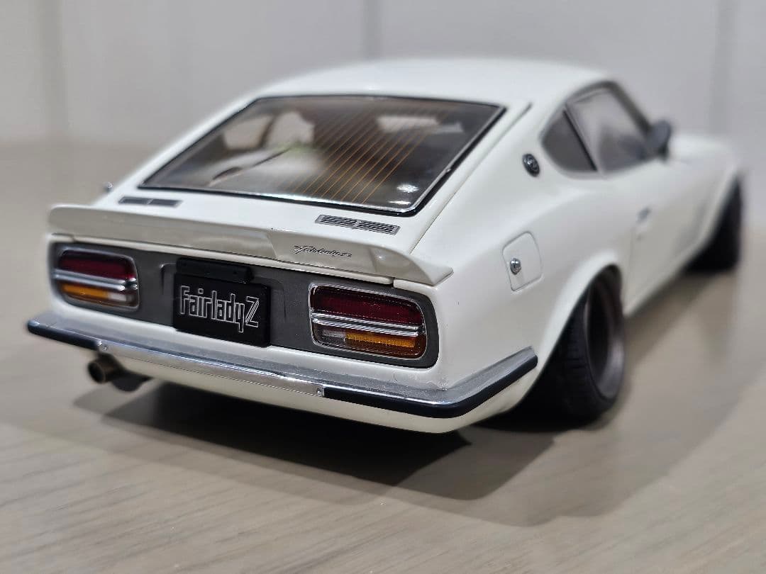 京商　1/18　日産　フェアレディZ　(S30)　Street・Sports