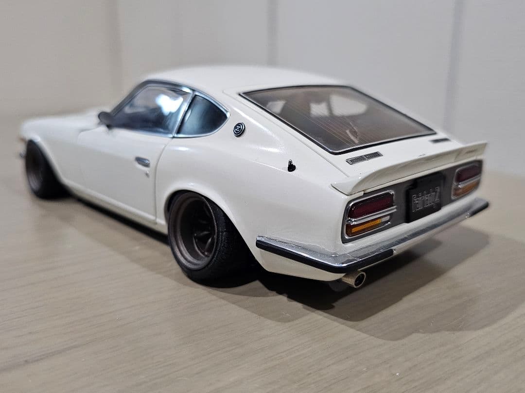 京商　1/18　日産　フェアレディZ　(S30)　Street・Sports