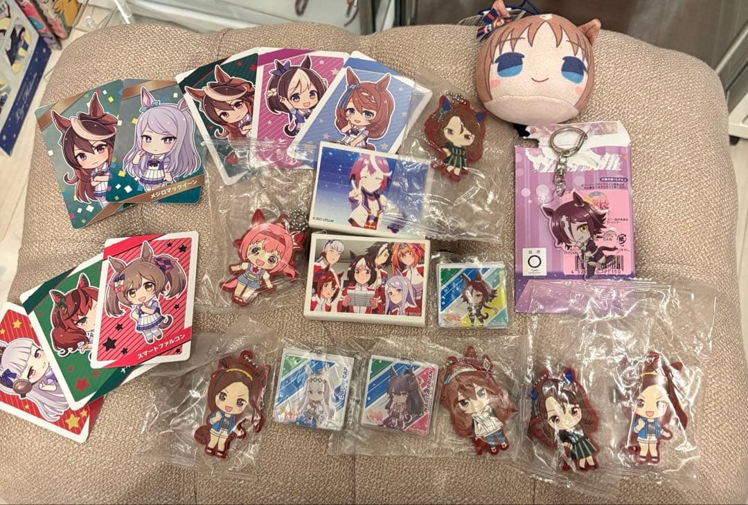 【大量】ウマ娘　グッズ　まとめ売り　ぬいぐるみ　フィギュア　アクリルスタンド