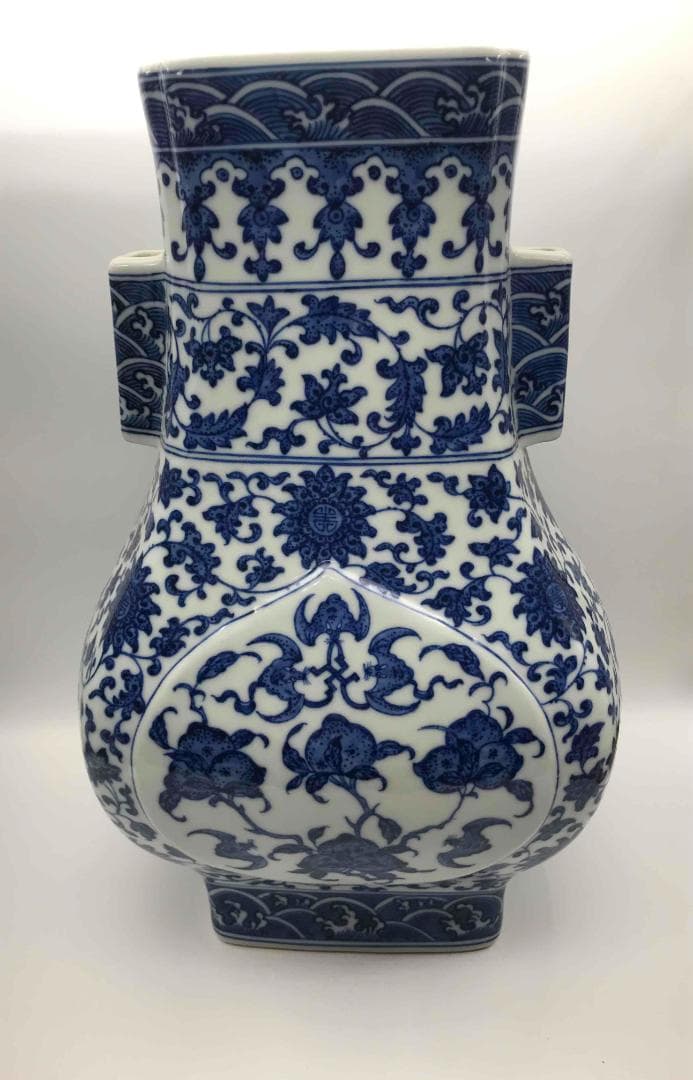 【大清乾隆年製】在銘　染付 青花纏枝蓮壽桃海水紋雙耳大瓶 官窯(C-34)