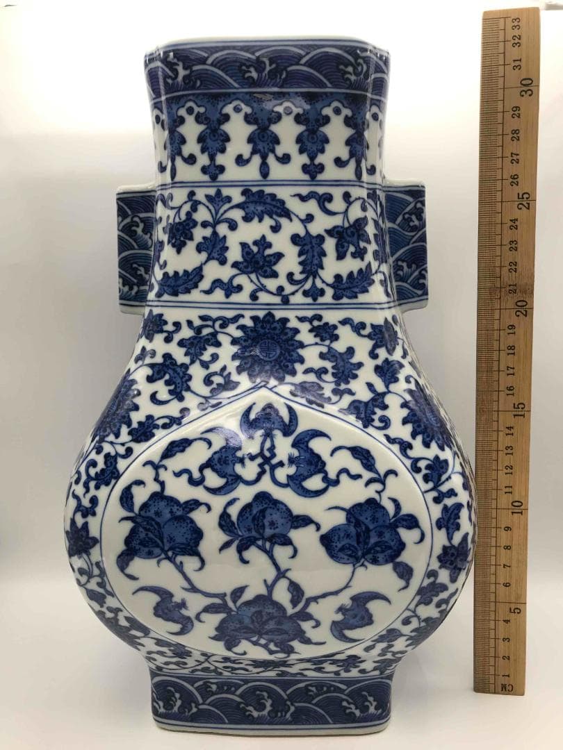 【大清乾隆年製】在銘　染付 青花纏枝蓮壽桃海水紋雙耳大瓶 官窯(C-34)