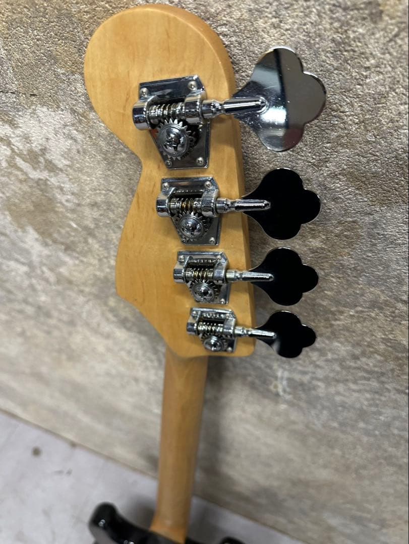 ⑰BUSKER’Sエレキベースジャズベースタイプ4弦サンバースト（白ピックガード