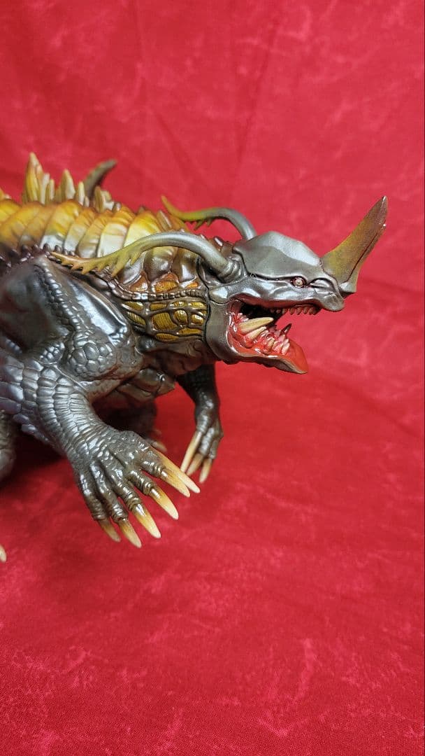 特*屋様 海洋堂メガサイズソフビキット完成品　ネロンガ　ガレージキット　原型松村