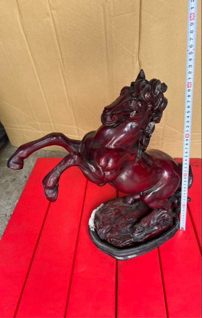 リアルな馬の彫刻