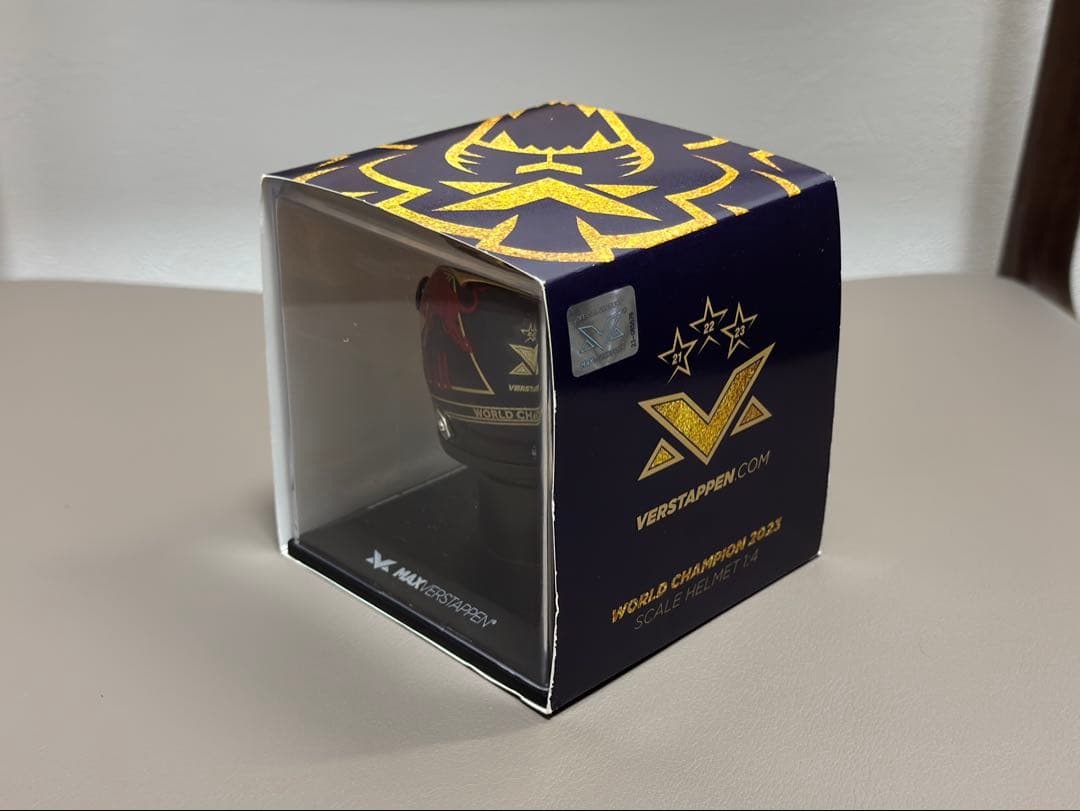 マックスフェルスタッペン 2023ワールドチャンピオンヘルメット 1/4スケール