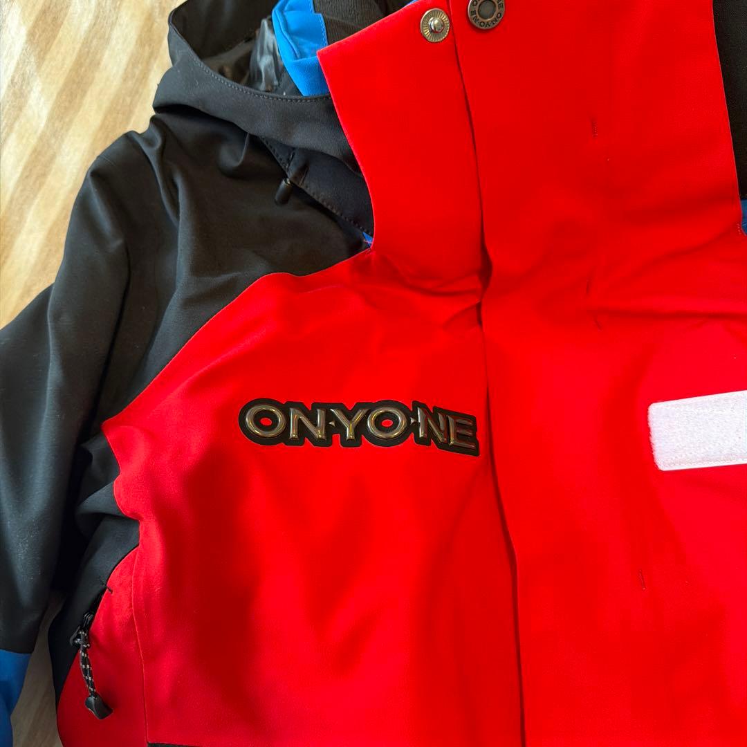オンヨネゾーンアフタージャケット新品未使用品サイズＭ