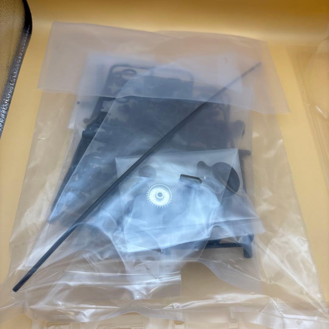 ABCホビー　genetic ニッサンサニートラック　四輪駆動シャシーとボディー