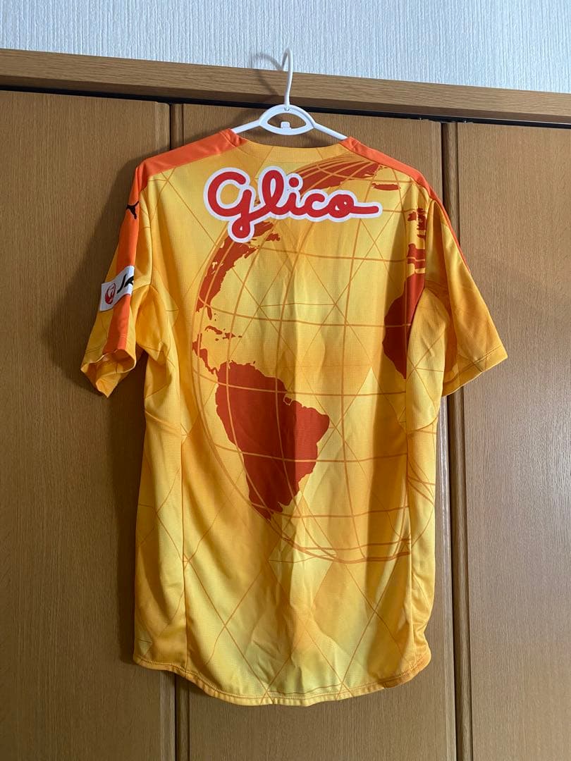 清水エスパルス ユニホーム未使用品タグ付き。ピーターウタカ選手直筆サイン入り。