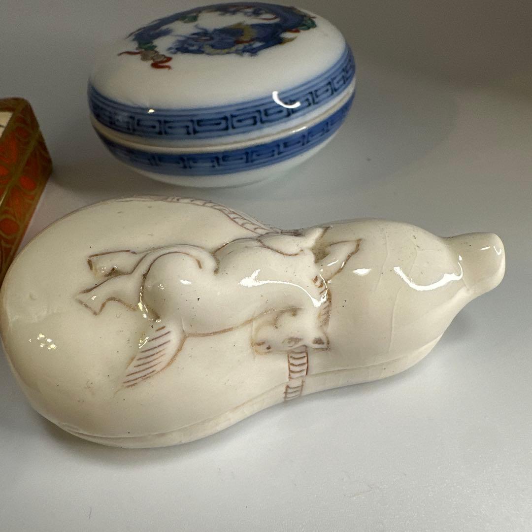 茂右衛門 前田宝泉 古董　古美术 人間国宝 十三代柿右衛門・濁手 香合 龍紋