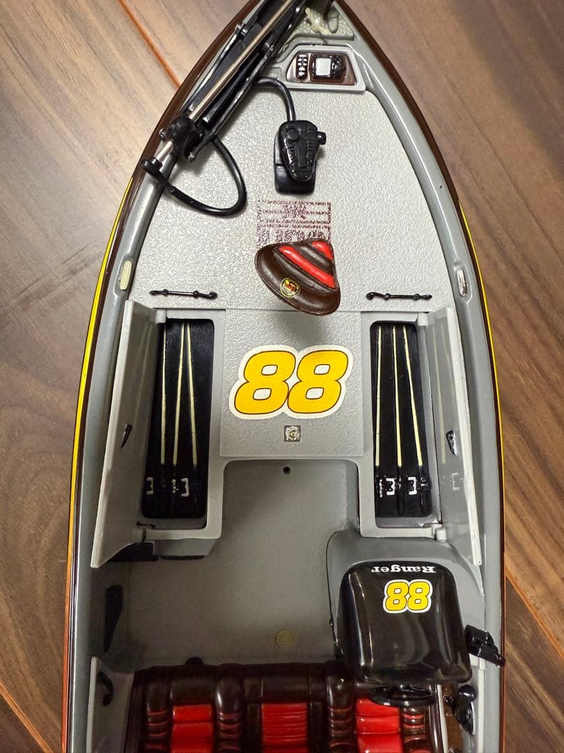 CASTAWAY 1/24スケール バスボート　ダイキャストモデル