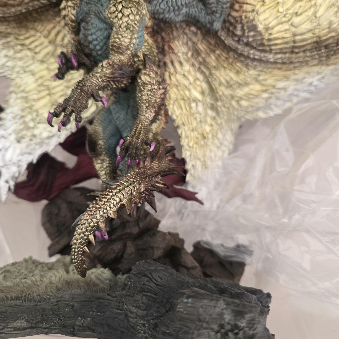 カプコンクリエイターズモデル　天廻龍シャガルマガラ　箱あり