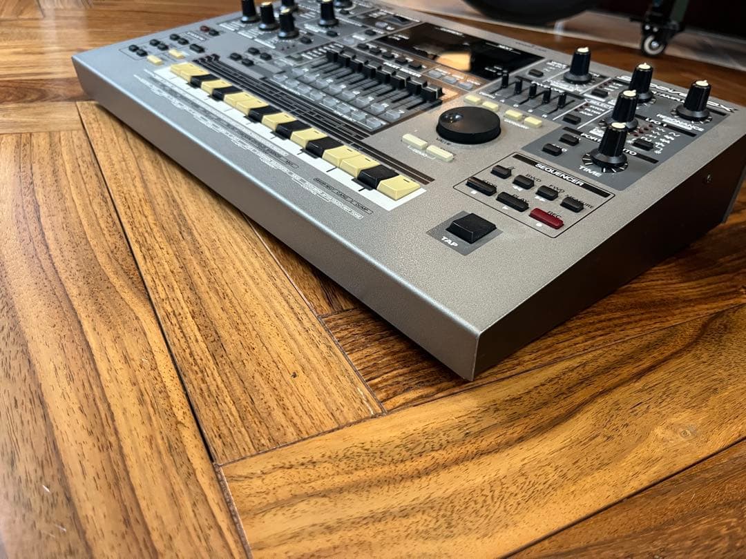 ローランドgroovebox MC-505