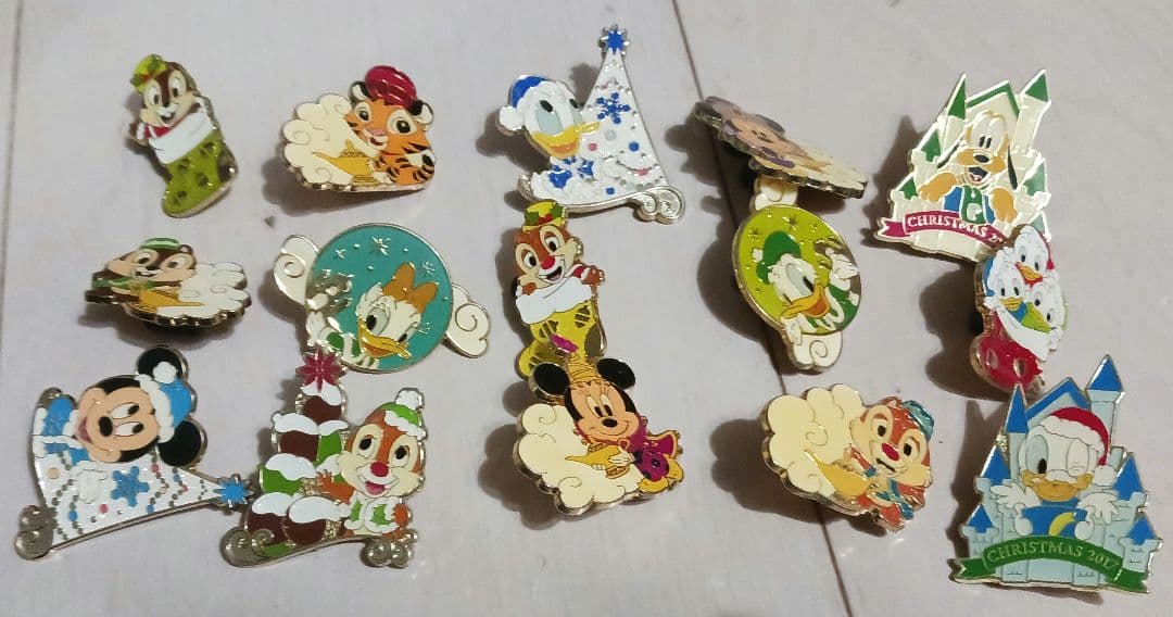 ディズニー　ピンバッジ　63個+15個
