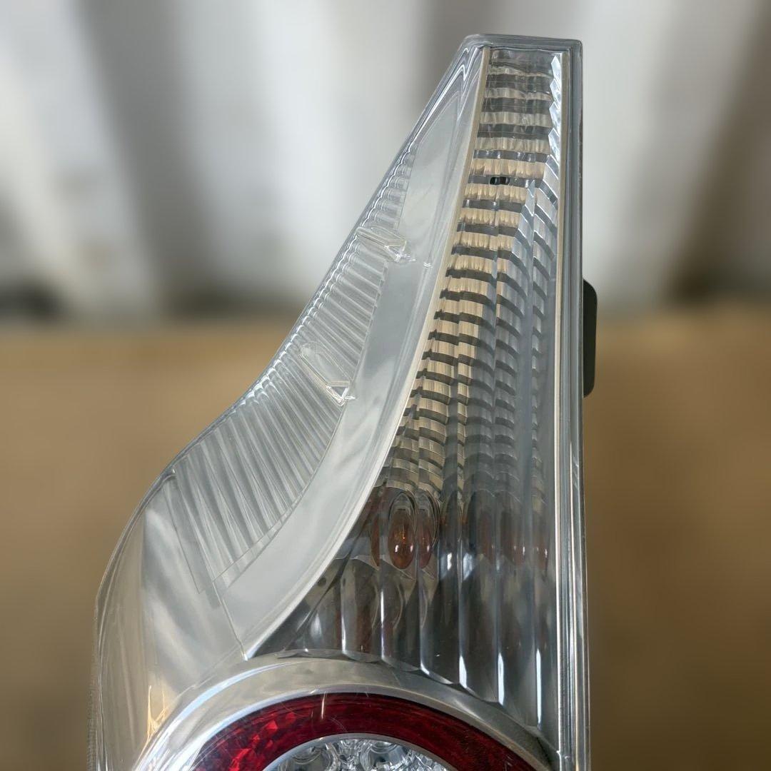 トヨタアクア NHP10 純正 左テールランプ