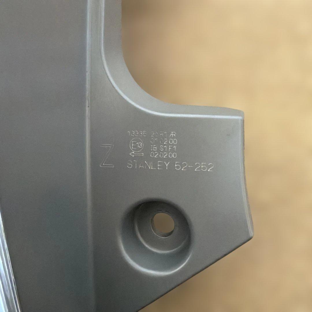 トヨタアクア NHP10 純正 左テールランプ