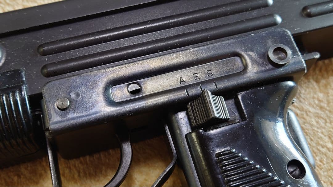 MARUSHIN UZI サブマシンガン