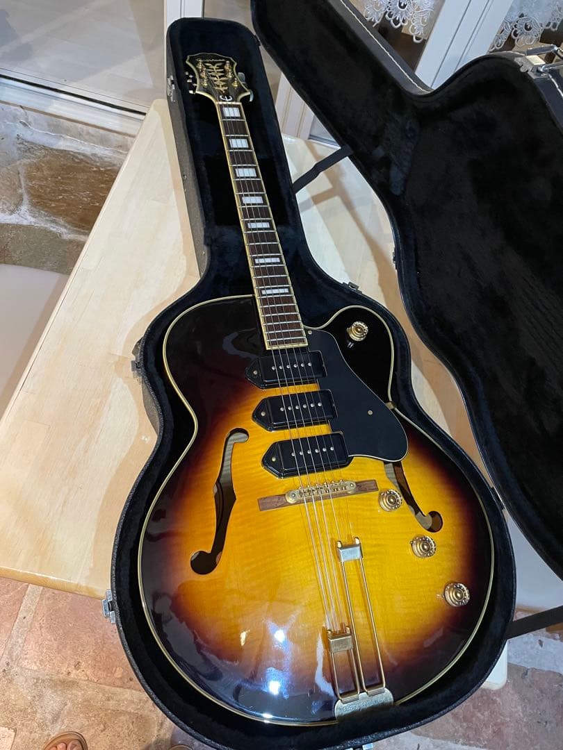 ギター Epiphone Zephyr Blues Deluxe VS