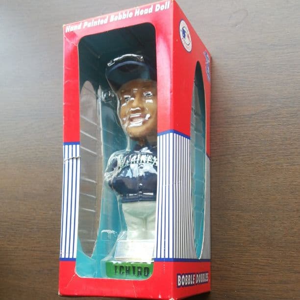 イチロー　ボブルヘッド　限定品