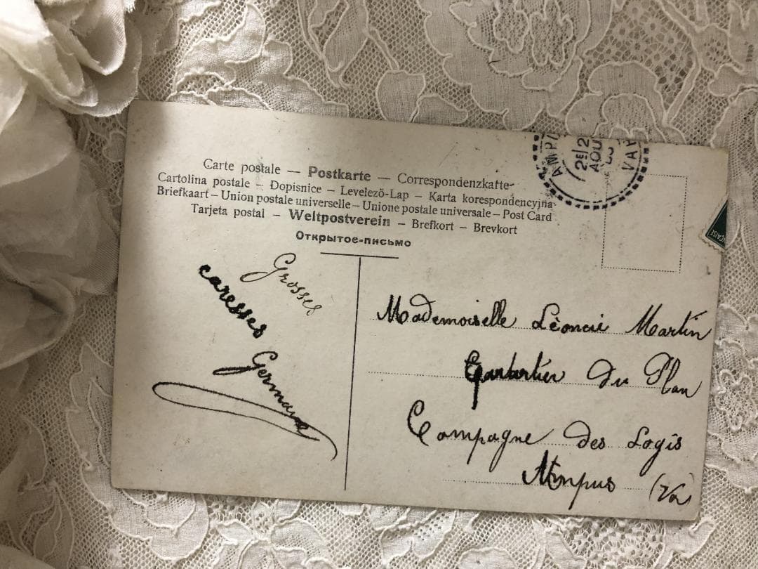 アンティークポストカード　お人形のような可愛い女の子