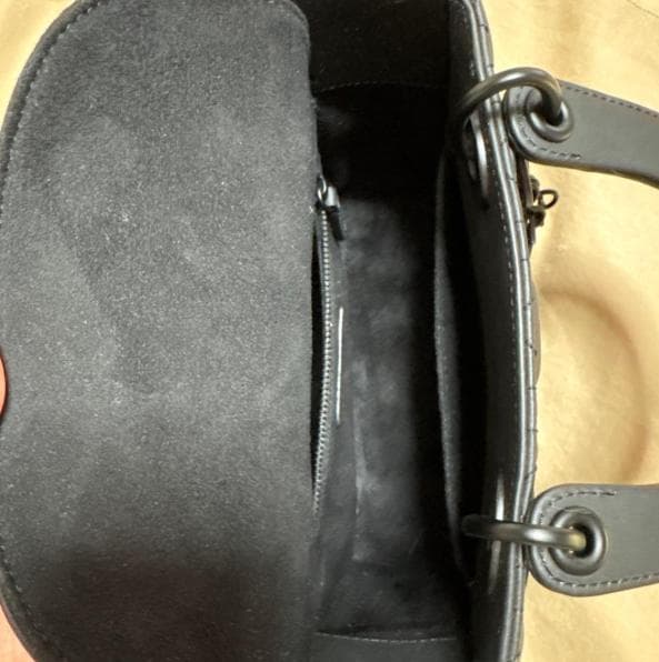 ブラック マットキルティング ショルダーバッグ