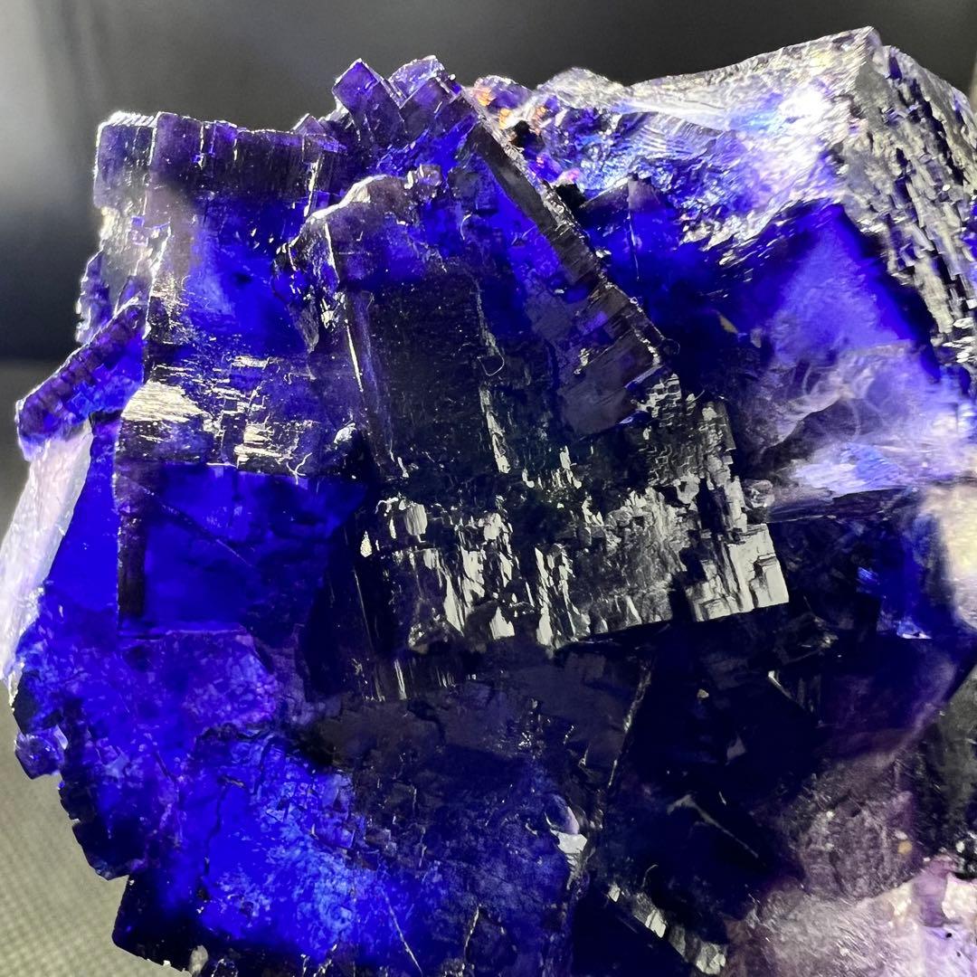 内モンゴル産　濃紺フローライト　セミキャビネットサイズ