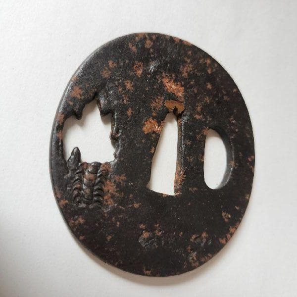 楕円 鉄地 金象嵌 百足図 鍔 変り笄穴 刀鍔 無銘 刀装具 太刀金具 日本刀