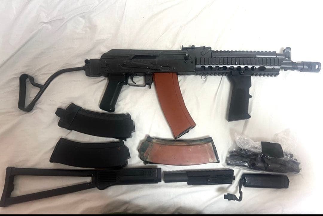 東京マルイ次世代電動ガン　ak102 カスタム　マガジンバッテリーセット