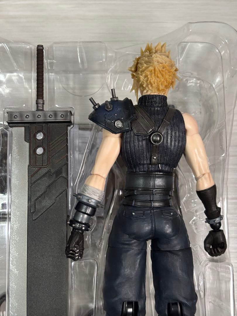 FF7 リメイク プレイアーツ改 クラウド・ストライフ