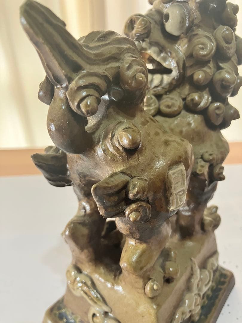 沖縄　琉球　壺屋焼　新里勇人作 台付シーサー ヤチムン　やちむん