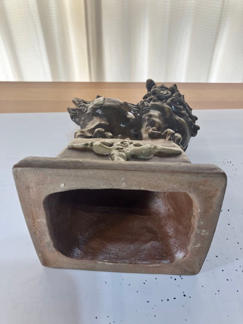 沖縄　琉球　壺屋焼　新里勇人作 台付シーサー ヤチムン　やちむん