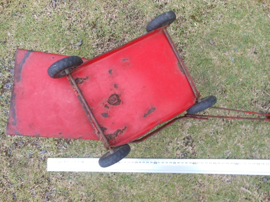 赤い トライアングクレーン　移動式クレーン　モバイルクレーン