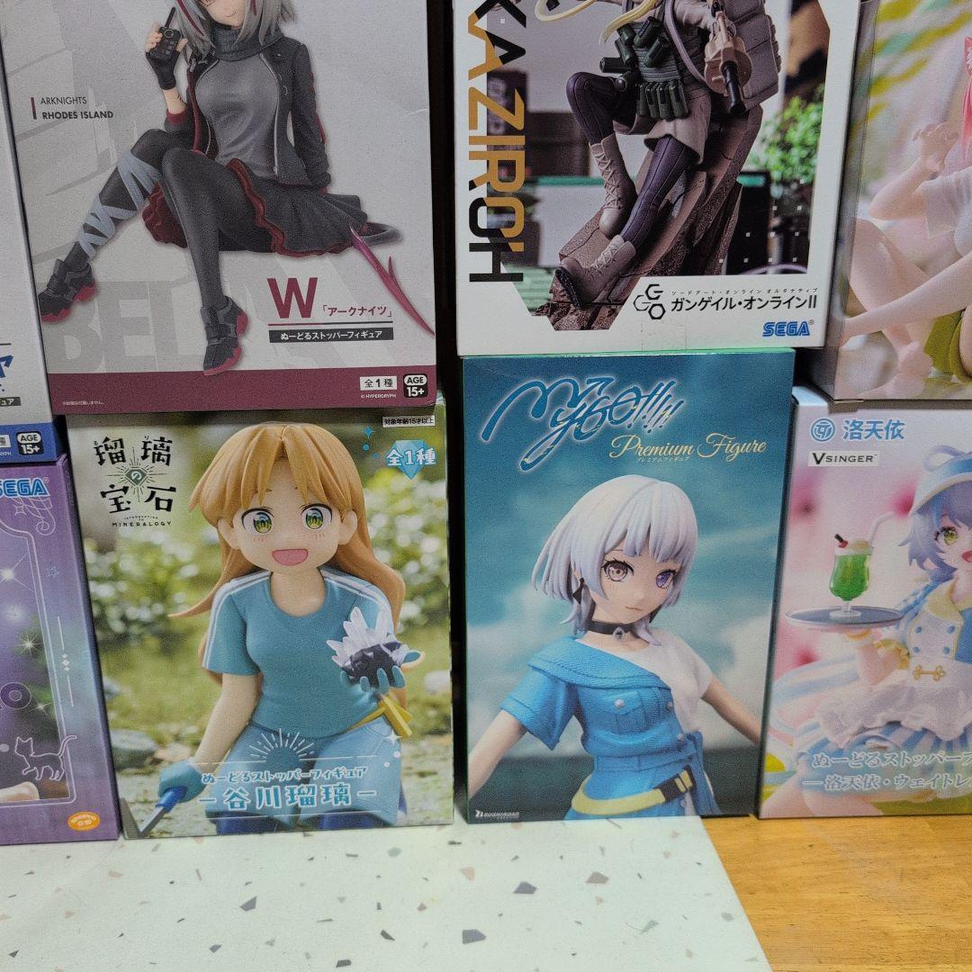 フィギュアセット 多彩なキャラクター　24体セット